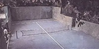 Il primo campo da padel mai costruito da Enrique Corcuera ad Acapulco, Messico nel 1969
