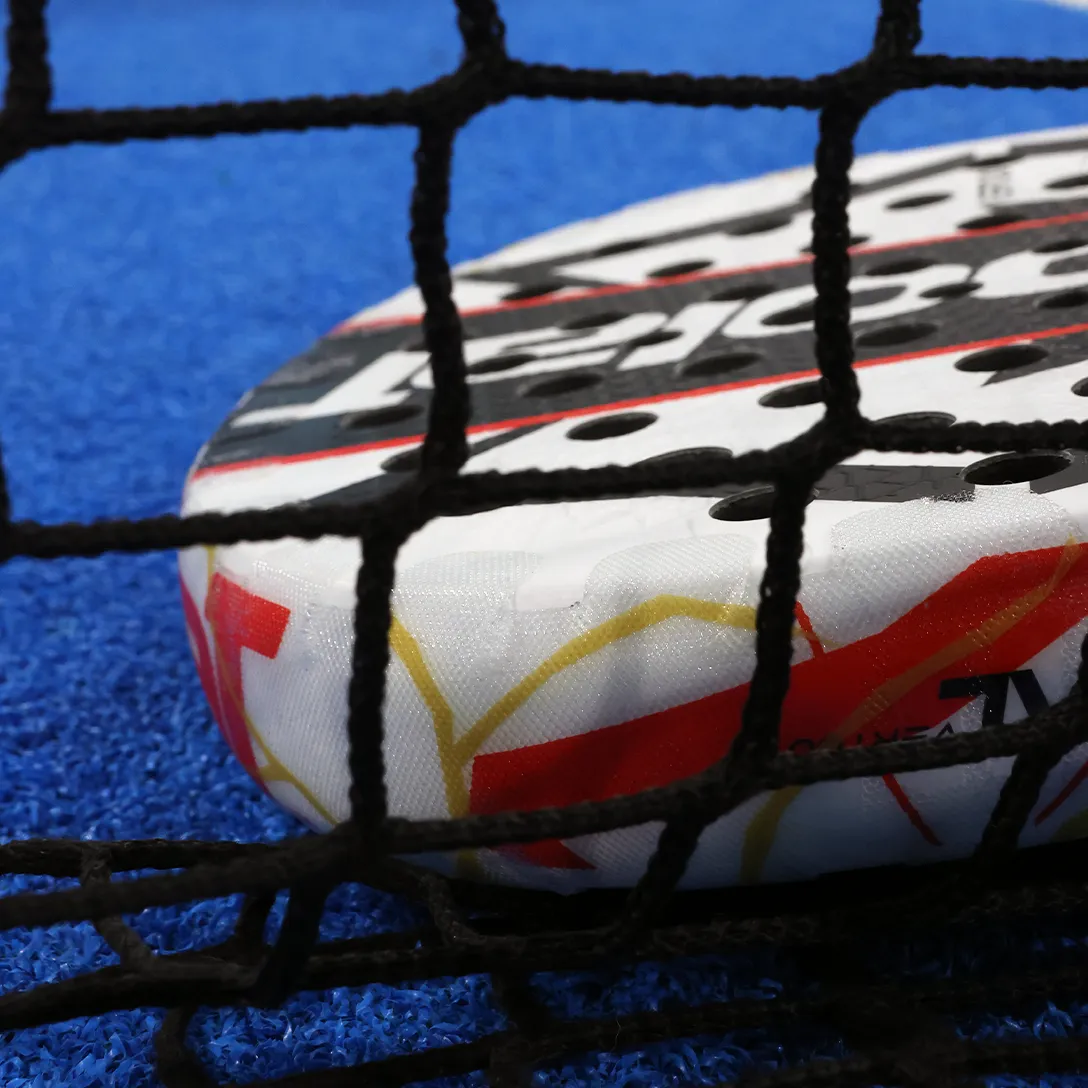 Protettore del telaio Bold Padel che protegge una racchetta da padel